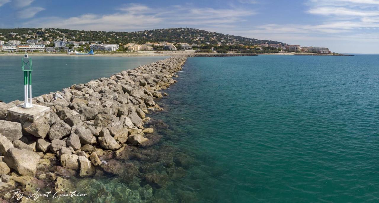 Charmant 2 Pieces Les Pieds Dans L'Eau Sète Exteriér fotografie